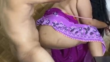 दोस्त की सेक्सी माँ को चोदा बड़े ...