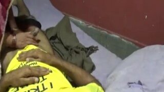 गरम भाभी ने नौकर को छोड़ने के लिए रेडी किया हिंदी सेक्स वीडियो