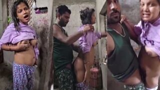 गाओं की लड़की खड़े खड़े चूड़ी पड़ोसी क साथ