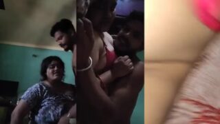 चब्बी वाइफ की मोटी छूट की चुदाई तेल लगाके