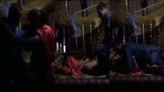 पडोसी क साथ चुद रही विलेज चेटर भाभी का छुपके बनाया मंस