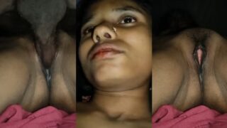 ब्यूटीफुल विलेज वाइफ की गीली चूत को चोदा