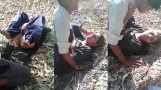 जंगल मे चिकनी चूत चुदवाती गाओं की रंडी लड़की